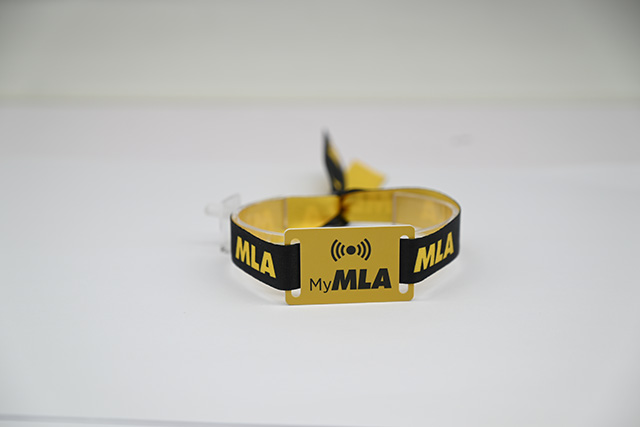 會議證在定制中需要包含哪些重要信息？