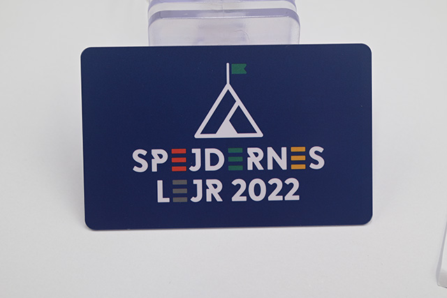 制作鑰匙扣卡時的過uv工藝是什么呢？有了之后，有什么效果呢？